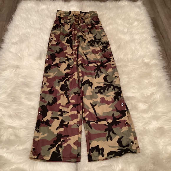 Kikiriki Camouflage Pants, Size Small, Color Olive, Tan - Picture 1 of 3